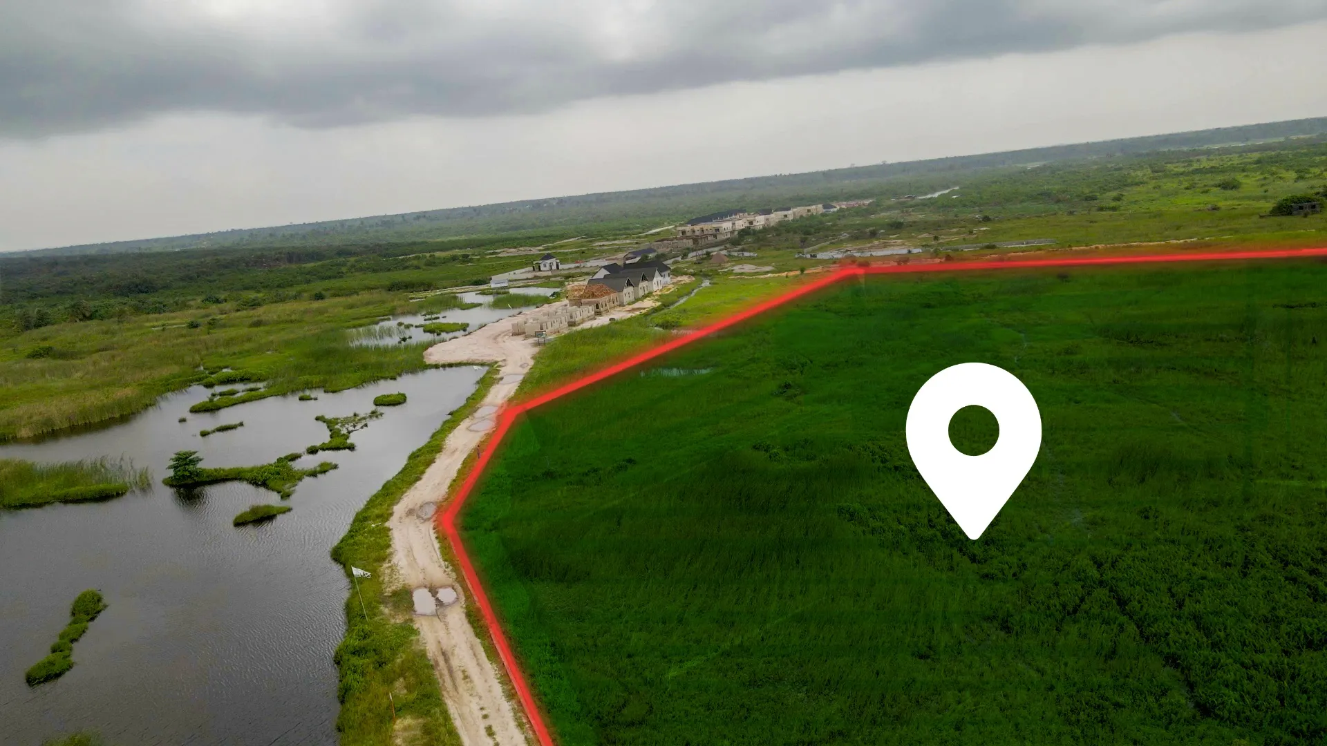 Penthouse Garden Estate, Lakowe – 600 sqm Full Plot.